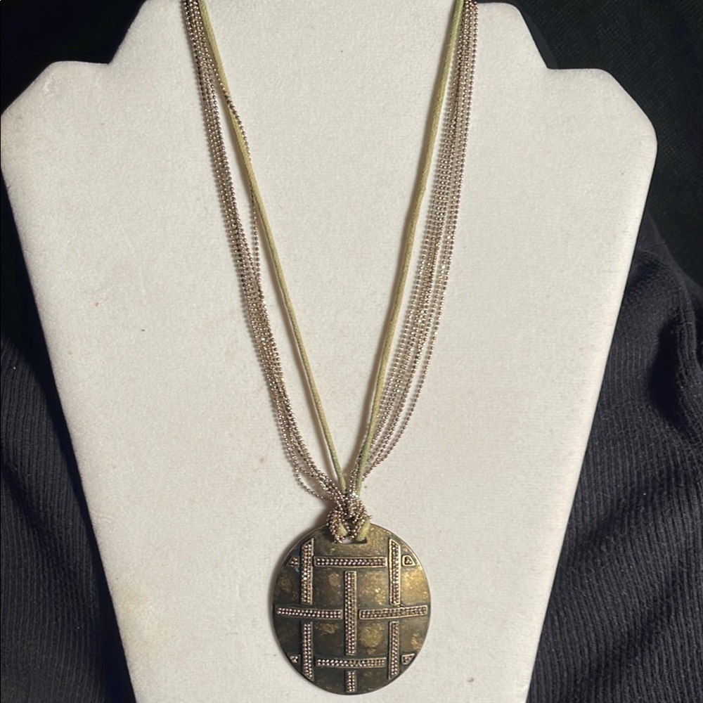 Elegant Gold-Tone Pendant Necklace
